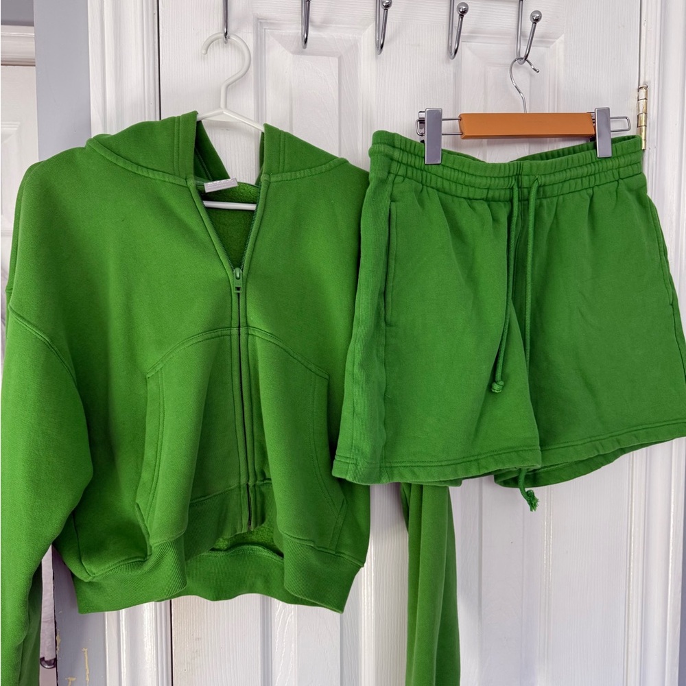 TNA Cozy Fleece in Bright Green